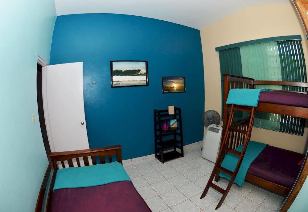 Wssm Surf House Bed and Breakfast Aguadilla Eksteriør billede